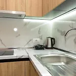 Проживание в семье Mezani